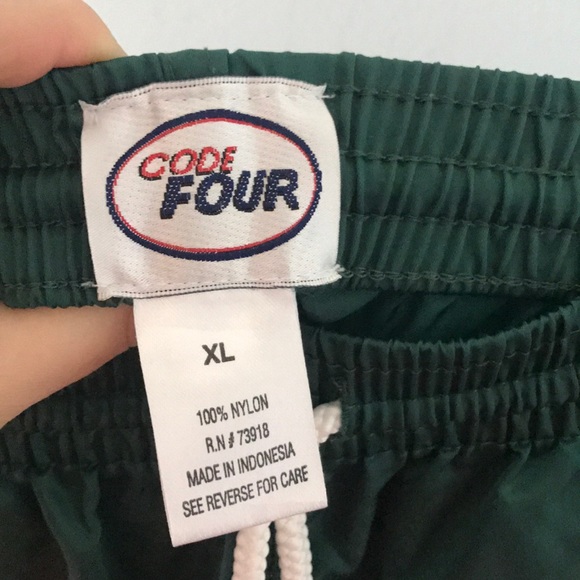 Nylon green and white drawstring shorts, XL - Picture 5 of 7